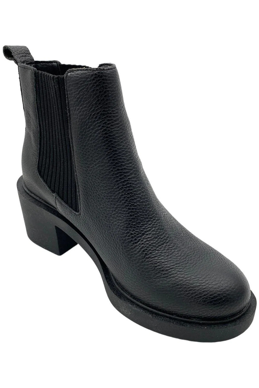 André Assous Women's Gemma Chelsea Ankle Boot Black Leather - Medium